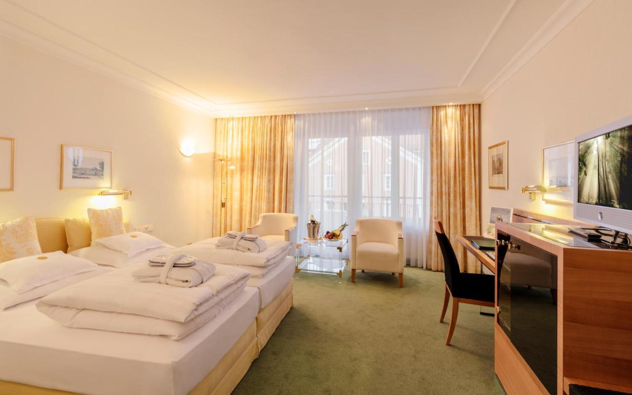 拜耶里斯彻酒店 林道 外观 照片 A typical hotel room