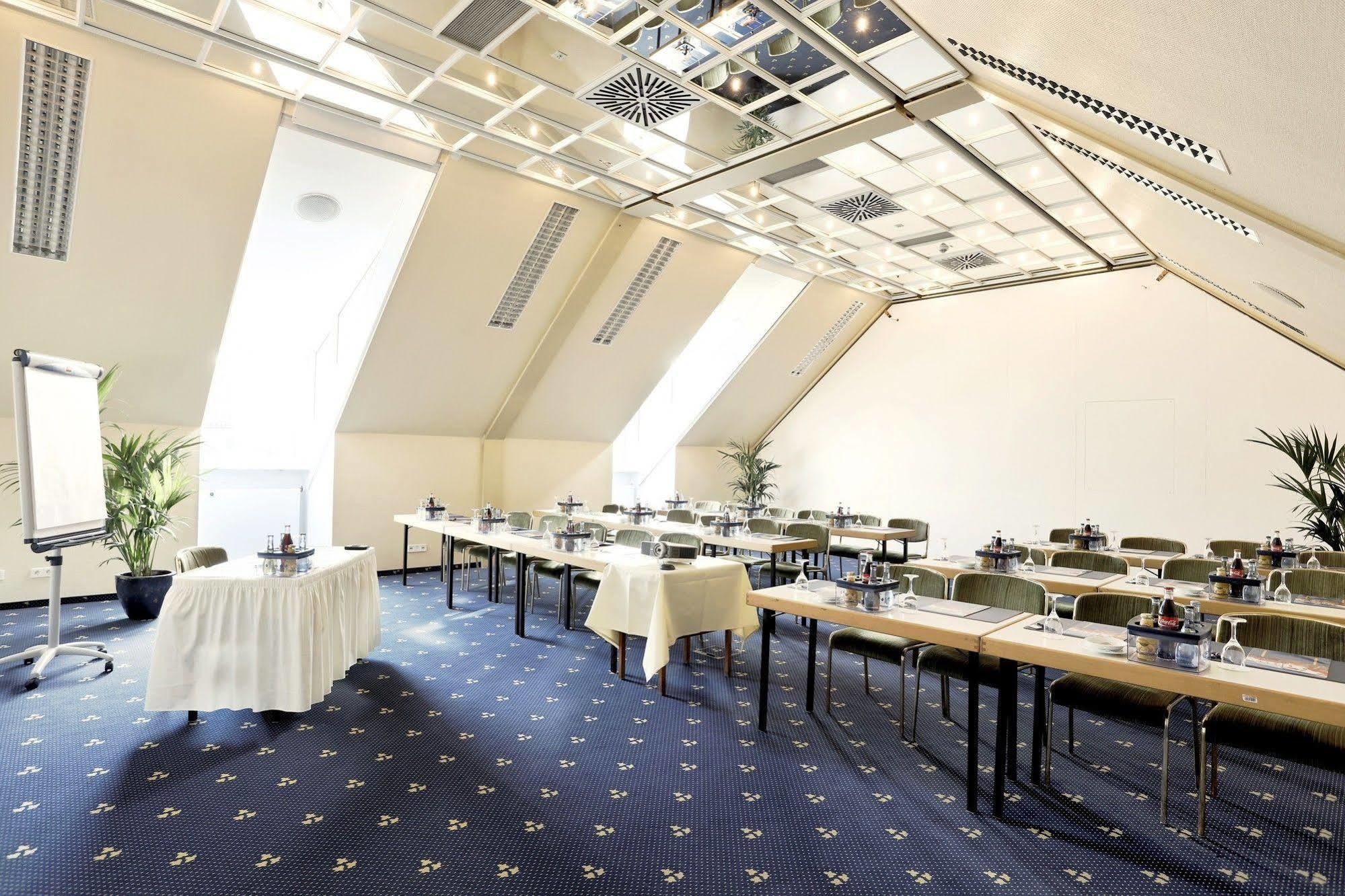 拜耶里斯彻酒店 林道 外观 照片 Meeting room